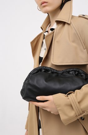Женский клатч cloud MANSUR GAVRIEL черного цвета по цене 39950 руб., арт. WR19H004KQ | Фото 2 Женский клатч cloud MANSUR GAVRIEL черного цвета, арт. WR19H004KQ | Фото 2
