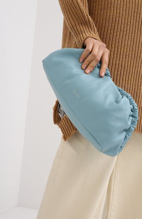 Женский клатч cloud MANSUR GAVRIEL голубого цвета по цене 39950 руб., арт. WR19H004KQ | Фото 2 Женский клатч cloud MANSUR GAVRIEL голубого цвета, арт. WR19H004KQ | Фото 2