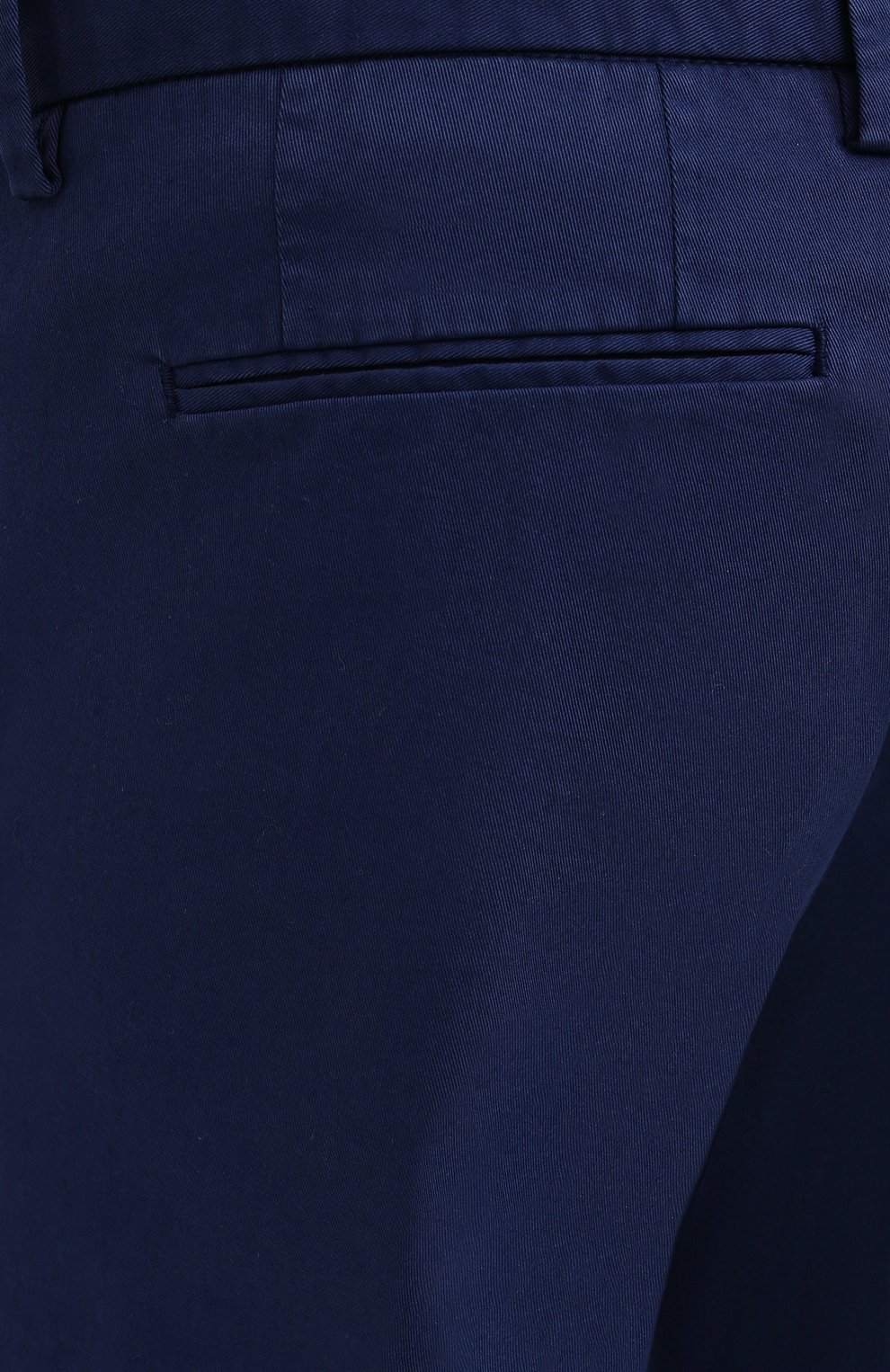 Мужские хлопковые брюки BOSS темно-синего цвета, арт. 50410310 | Фото 5 (Силуэт М (брюки): Чиносы; Длина (брюки, джинсы): Стандартные; Случай: Повседневный; Материал внешний: Хлопок; Стили: Кэжуэл)
