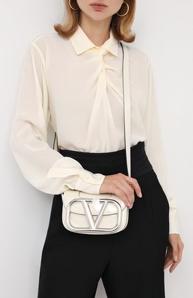 Женская сумка valentino garavani supervee VALENTINO кремвого цвета по цене 139500 руб., арт. UW2B0G45/ZEE | Фото 2 Женская сумка valentino garavani supervee VALENTINO кремвого цвета, арт. UW2B0G45/ZEE | Фото 2