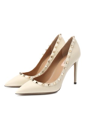 Женская кожаные туфли valentino garavani rockstud VALENTINO кремвого цвета по цене 52700 руб., арт. UW2S0057/VCE | Фото 1 Женская кожаные туфли valentino garavani rockstud VALENTINO кремвого цвета, арт. UW2S0057/VCE | Фото 1