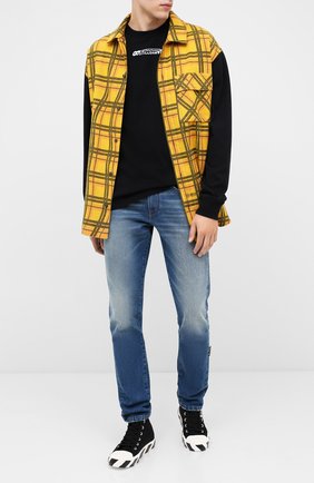 Мужские джинсы OFF-WHITE синего цвета по цене 44200 руб., арт. 0MYA011E20DEN0014901 | Фото 2 Мужские джинсы OFF-WHITE синего цвета, арт. 0MYA011E20DEN0014901 | Фото 2