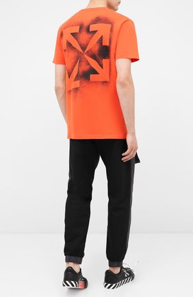 Мужская хлопковая футболка OFF-WHITE оранжевого цвета по цене 25150 руб., арт. 0MAA027E20JER0062010 | Фото 2 Мужская хлопковая футболка OFF-WHITE оранжевого цвета, арт. 0MAA027E20JER0062010 | Фото 2