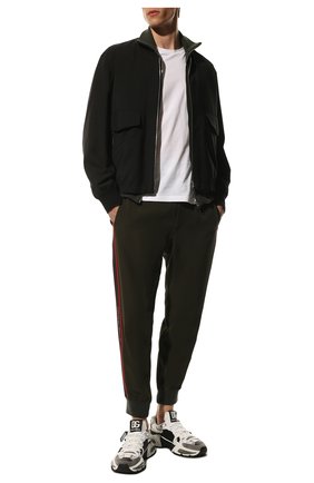 Мужские джоггеры ALEXANDER MCQUEEN хаки цвета по цене 83400 руб., арт. 625381/QPR38 | Фото 2 Мужские джоггеры ALEXANDER MCQUEEN хаки цвета, арт. 625381/QPR38 | Фото 2 (Длина (брюки, джинсы): Стандартные; Силуэт М (брюки): Джоггеры; Кросс-КТ: Спорт)