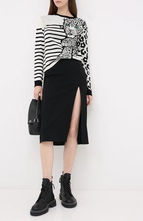 Женская шерстяной пуловер REDVALENTINO черно-белого цвета по цене 32850 руб., арт. UR3KC00H/580 | Фото 2 Женская шерстяной пуловер REDVALENTINO черно-белого цвета, арт. UR3KC00H/580 | Фото 2