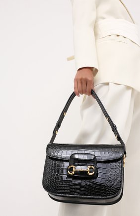 Женская сумка 1955 horsebit из кожи аллигатора GUCCI черного цвета по цене 1295000 руб., арт. 602204/EV40G/AMIS | Фото 2 Женская сумка 1955 horsebit из кожи аллигатора GUCCI черного цвета, арт. 602204/EV40G/AMIS | Фото 2