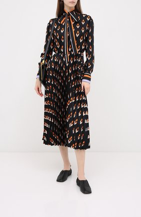 Женское шелковое платье VALENTINO разноцветного цвета по цене 349500 руб., арт. UB3VATB55LB | Фото 2 Женское шелковое платье VALENTINO разноцветного цвета, арт. UB3VATB55LB | Фото 2