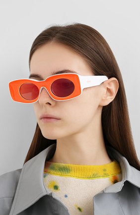 Женские солнцезащитные очки loewe x paula's ibiza LOEWE оранжевого цвета по цене 0 руб., арт. LW40033I | Фото 2 Женские солнцезащитные очки loewe x paula's ibiza LOEWE оранжевого цвета, арт. LW40033I | Фото 2 (Тип очков: С/з; Оптика Гендер: оптика-женское; Очки форма: Прямоугольные)