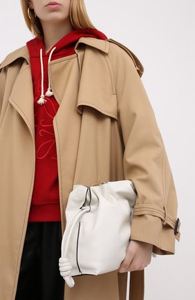Женский клатч flamenco LOEWE белого цвета по цене 147000 руб., арт. A411FC1X01 | Фото 2 Женский клатч flamenco LOEWE белого цвета, арт. A411FC1X01 | Фото 2