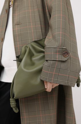 Женский клатч flamenco LOEWE зеленого цвета по цене 153500 руб., арт. A411FC1X01 | Фото 2 Женский клатч flamenco LOEWE зеленого цвета, арт. A411FC1X01 | Фото 2