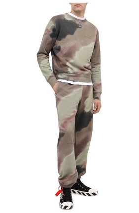 Мужской хлопковые джоггеры OFF-WHITE хаки цвета по цене 45900 руб., арт. 0MCH029E20FLE0046001 | Фото 2 Мужской хлопковые джоггеры OFF-WHITE хаки цвета, арт. 0MCH029E20FLE0046001 | Фото 2