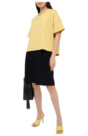 Женская хлопковая футболка LOEWE желтого цвета по цене 29950 руб., арт. S359341XA4 | Фото 2 Женская хлопковая футболка LOEWE желтого цвета, арт. S359341XA4 | Фото 2