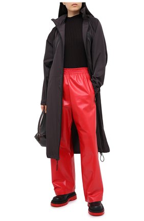 Женские кожаные брюки BOTTEGA VENETA красного цвета по цене 307000 руб., арт. 633867/VKLC0 | Фото 2 Женские кожаные брюки BOTTEGA VENETA красного цвета, арт. 633867/VKLC0 | Фото 2