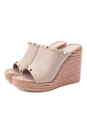 Женские кожаные сабо valentino garavani rockstud VALENTINO бежевого цвета по цене 49200 руб., арт. UW2S0V49/BAE | Фото 1 Женские кожаные сабо valentino garavani rockstud VALENTINO бежевого цвета, арт. UW2S0V49/BAE | Фото 1