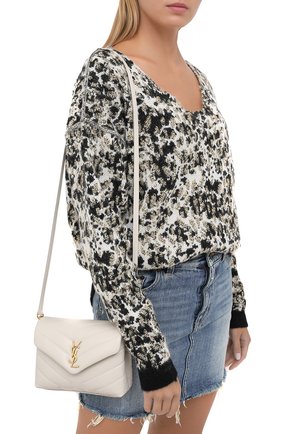 Женская сумка loulou mini SAINT LAURENT белого цвета по цене 87800 руб., арт. 630951/DV707 | Фото 2 Женская сумка loulou mini SAINT LAURENT белого цвета, арт. 630951/DV707 | Фото 2