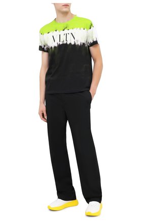 Мужская хлопковая футболка VALENTINO зеленого цвета по цене 47350 руб., арт. UV3MG06Z6HC | Фото 2 Мужская хлопковая футболка VALENTINO зеленого цвета, арт. UV3MG06Z6HC | Фото 2