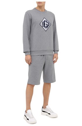Мужской хлопковый свитшот DOLCE & GABBANA серого цвета по цене 52150 руб., арт. G90W6Z/G7TWG | Фото 2 Мужской хлопковый свитшот DOLCE & GABBANA серого цвета, арт. G90W6Z/G7TWG | Фото 2