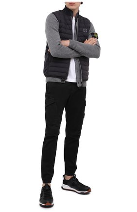 Мужской пуховый жилет STONE ISLAND темно-серого цвета по цене 35600 руб., арт. 7315G0225 | Фото 2 Мужской пуховый жилет STONE ISLAND темно-серого цвета, арт. 7315G0225 | Фото 2