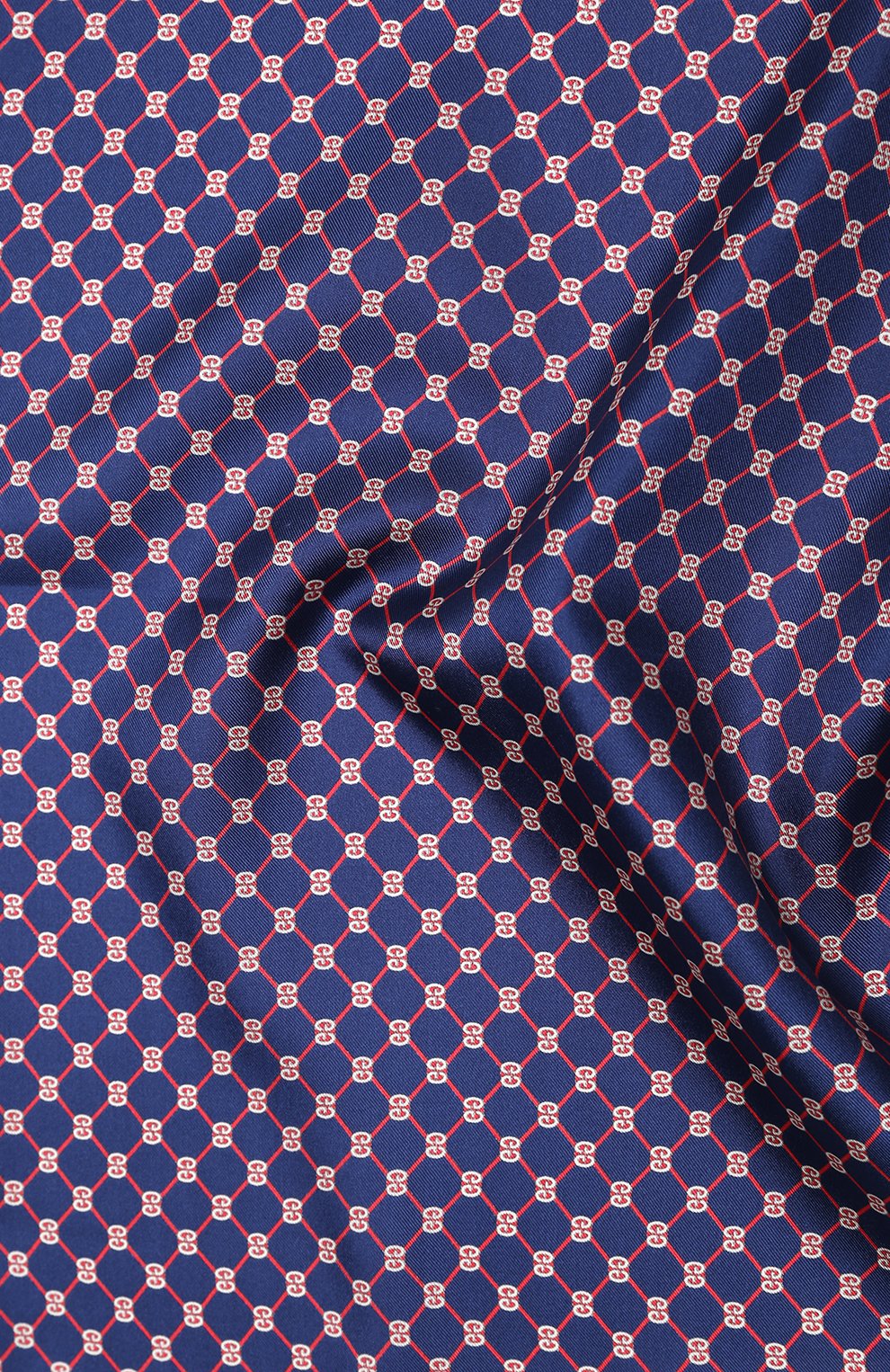 Мужской шелковый платок GUCCI синего цвета по цене 10200 руб., арт. 630517/4G001 | Фото 2 Мужской шелковый платок GUCCI синего цвета, арт. 630517/4G001 | Фото 2