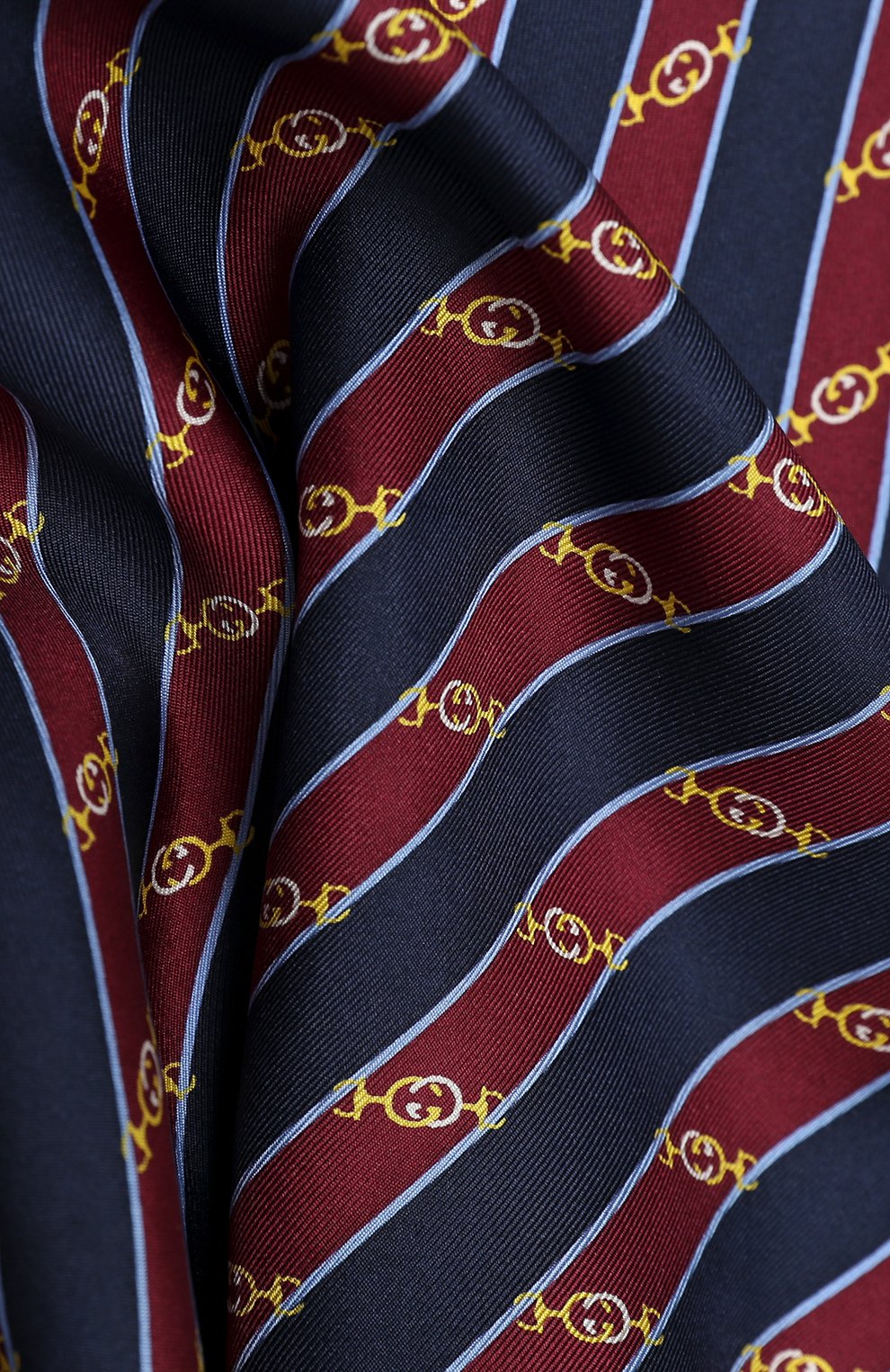 Мужской шелковый платок GUCCI бордового цвета по цене 10200 руб., арт. 630520/4G001 | Фото 2 Мужской шелковый платок GUCCI бордового цвета, арт. 630520/4G001 | Фото 2