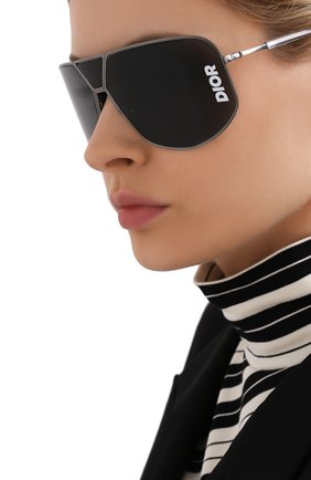 Женские солнцезащитные очки DIOR серого цвета по цене 37900 руб., арт. DI0RULTRA KJ1 | Фото 2 Женские солнцезащитные очки DIOR серого цвета, арт. DI0RULTRA KJ1 | Фото 2