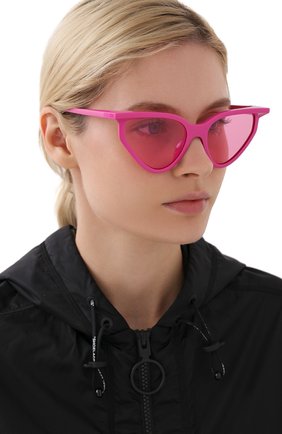 Женские солнцезащитные очки BALENCIAGA розового цвета, арт. BB0101S 003 | Фото 2 (Тип очков: С/з; Региональные ограничения белый список (Axapta Mercury): RU; Очки форма: Cat-eye)