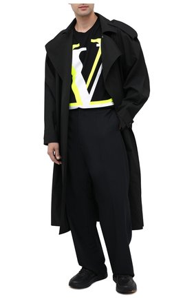 Мужская хлопковая футболка VALENTINO черного цвета по цене 33850 руб., арт. UV3MG08C6K7 | Фото 2 Мужская хлопковая футболка VALENTINO черного цвета, арт. UV3MG08C6K7 | Фото 2