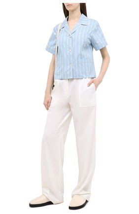 Женская хлопковая рубашка GUCCI голубого цвета, арт. 625908/ZAEF1 | Фото 2 (Материал внешний: Хлопок; Длина (для топов): Стандартные; Рукава: Короткие; Женское Кросс-КТ: Рубашка-одежда; Принт: Полоска, С принтом; Стили: Гламурный; Региональные ограничения белый список (Axapta Mercury): RU)