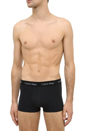 Мужские комплект из трех хлопковых боксеров CALVIN KLEIN черного цвета по цене 4975 руб., арт. U2664G | Фото 2 Мужские комплект из трех хлопковых боксеров CALVIN KLEIN черного цвета, арт. U2664G | Фото 2