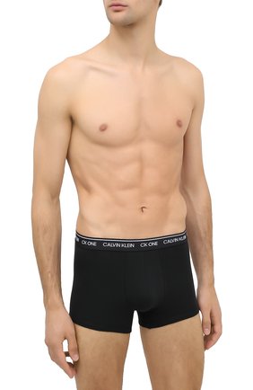 Мужские хлопковые боксеры CALVIN KLEIN черного цвета по цене 3115 руб., арт. NB2216A | Фото 2 Мужские хлопковые боксеры CALVIN KLEIN черного цвета, арт. NB2216A | Фото 2