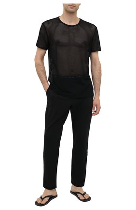 Мужские футболка CALVIN KLEIN черного цвета по цене 4995 руб., арт. NB2241A | Фото 2 Мужские футболка CALVIN KLEIN черного цвета, арт. NB2241A | Фото 2