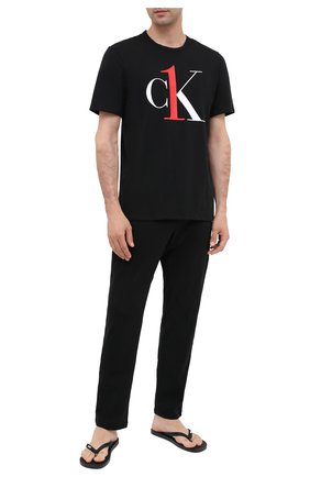 Мужские хлопковая футболка CALVIN KLEIN черного цвета по цене 4155 руб., арт. NM1903E | Фото 2 Мужские хлопковая футболка CALVIN KLEIN черного цвета, арт. NM1903E | Фото 2