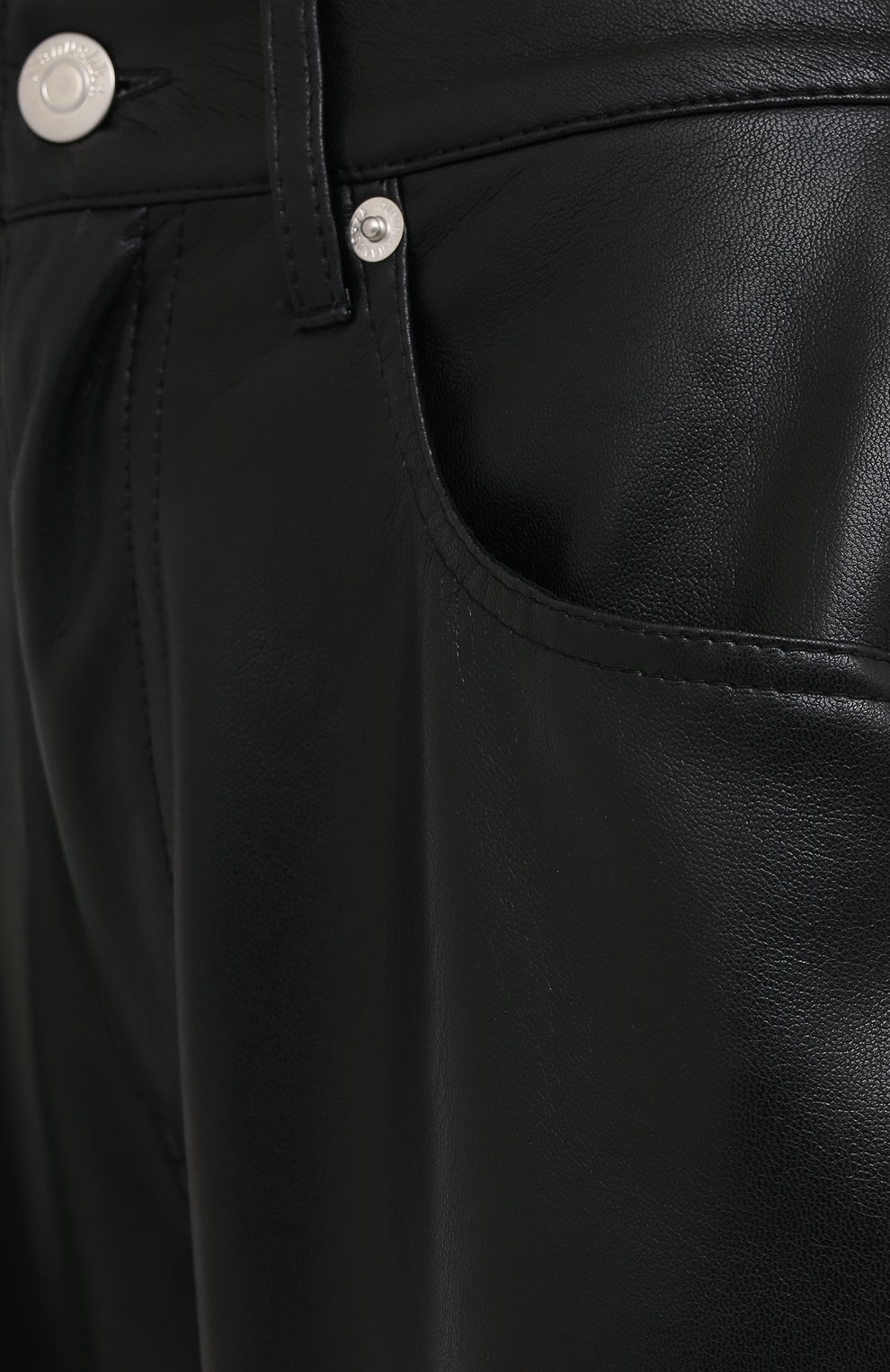 Женские брюки NANUSHKA черного цвета, арт. VINNI_BLACK_VEGAN LEATHER | Фото 5 (Длина (брюки, джинсы): Стандартные; Материал внешний: Кожа, Синтетический материал, Экокожа; Женское Кросс-КТ: Брюки-одежда; Силуэт Ж (брюки и джинсы): Прямые; Кросс-КТ: экокожа; Материал подклада: Синтетический материал)