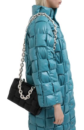 Женская сумка chain cassette BOTTEGA VENETA черного цвета по цене 271500 руб., арт. 631421/VBWZ0 | Фото 5 Женская сумка chain cassette BOTTEGA VENETA черного цвета, арт. 631421/VBWZ0 | Фото 5