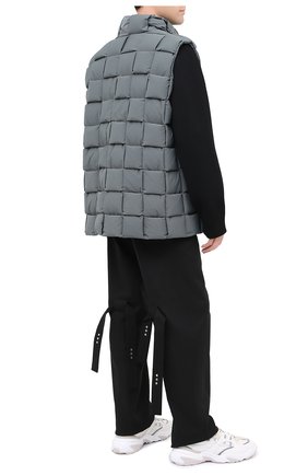 Мужской пуховый жилет BOTTEGA VENETA голубого цвета по цене 286500 руб., арт. 644982/VF4K0 | Фото 2 Мужской пуховый жилет BOTTEGA VENETA голубого цвета, арт. 644982/VF4K0 | Фото 2