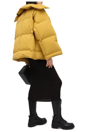 Женская пуховая куртка BOTTEGA VENETA желтого цвета по цене 182500 руб., арт. 632739/VKH50 | Фото 2 Женская пуховая куртка BOTTEGA VENETA желтого цвета, арт. 632739/VKH50 | Фото 2