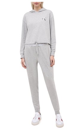 Женские хлопковые брюки CALVIN KLEIN серого цвета по цене 6360 руб., арт. QS6429E | Фото 2 Женские хлопковые брюки CALVIN KLEIN серого цвета, арт. QS6429E | Фото 2