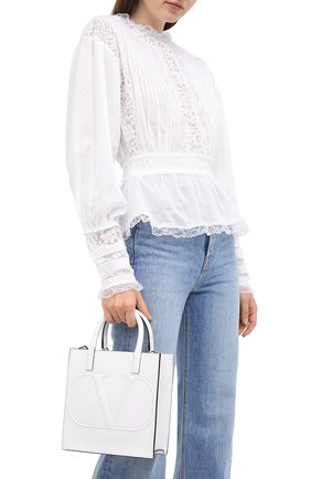 Женская сумка valentino garavani vlogo walk small VALENTINO белого цвета по цене 118500 руб., арт. UW2B0H23/QEL | Фото 2 Женская сумка valentino garavani vlogo walk small VALENTINO белого цвета, арт. UW2B0H23/QEL | Фото 2