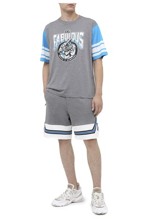 Мужские хлопковые шорты DOLCE & GABBANA серого цвета по цене 45850 руб., арт. GW52AZ/G7TNG | Фото 2 Мужские хлопковые шорты DOLCE & GABBANA серого цвета, арт. GW52AZ/G7TNG | Фото 2