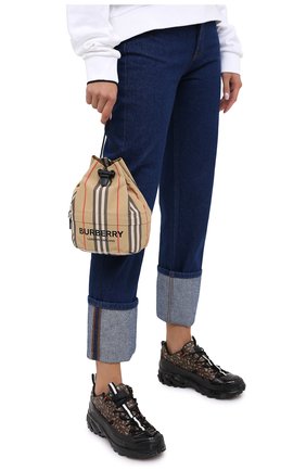 Женская текстильная сумка phoebe BURBERRY бежевого цвета по цене 37200 руб., арт. 8026737 | Фото 2 Женская текстильная сумка phoebe BURBERRY бежевого цвета, арт. 8026737 | Фото 2 (Сумки-технические: Сумки top-handle; Размер: small; Материал: Текстиль)