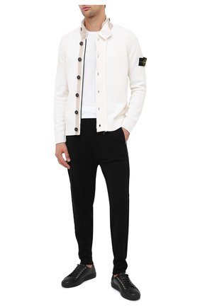 Мужская шерстяной кардиган STONE ISLAND белого цвета по цене 31500 руб., арт. 7315564A3 | Фото 2 Мужская шерстяной кардиган STONE ISLAND белого цвета, арт. 7315564A3 | Фото 2