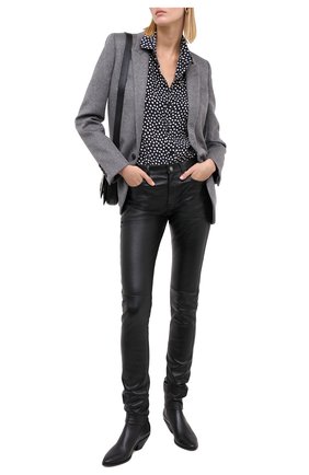 Женская шелковая рубашка SAINT LAURENT синего цвета по цене 83700 руб., арт. 395733/Y3B46 | Фото 2 Женская шелковая рубашка SAINT LAURENT синего цвета, арт. 395733/Y3B46 | Фото 2 (Рукава: Длинные; Длина (для топов): Стандартные; Материал внешний: Шелк; Женское Кросс-КТ: Рубашка-одежда; Принт: С принтом)