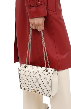 Женская сумка valentino garavani beehive VALENTINO кремвого цвета по цене 171500 руб., арт. UW2B0H40/HTL | Фото 2 Женская сумка valentino garavani beehive VALENTINO кремвого цвета, арт. UW2B0H40/HTL | Фото 2