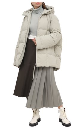 Женский пуховик JIL SANDER светло-зеленого цвета по цене 137500 руб., арт. JPPR441694-WR440900 | Фото 2 Женский пуховик JIL SANDER светло-зеленого цвета, арт. JPPR441694-WR440900 | Фото 2