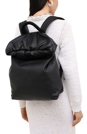 Женский рюкзак pouch BOTTEGA VENETA черного цвета по цене 237000 руб., арт. 629858/VA9V2 | Фото 2 Женский рюкзак pouch BOTTEGA VENETA черного цвета, арт. 629858/VA9V2 | Фото 2