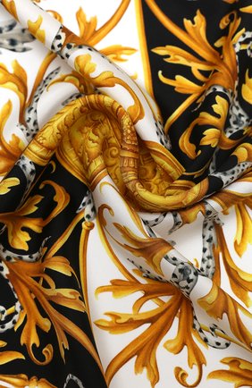 Женский шелковый платок VERSACE разноцветного цвета по цене 21550 руб., арт. IF07001/A236212 | Фото 2 Женский шелковый платок VERSACE разноцветного цвета, арт. IF07001/A236212 | Фото 2