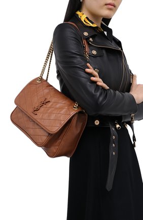 Женская сумка niki medium SAINT LAURENT коричневого цвета по цене 166500 руб., арт. 633158/1YG07 | Фото 2 Женская сумка niki medium SAINT LAURENT коричневого цвета, арт. 633158/1YG07 | Фото 2