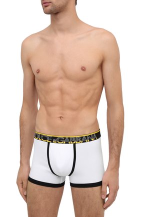 Мужские хлопковые боксеры DOLCE & GABBANA белого цвета по цене 4750 руб., арт. M4B74J/FUECH | Фото 2 Мужские хлопковые боксеры DOLCE & GABBANA белого цвета, арт. M4B74J/FUECH | Фото 2