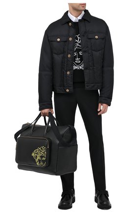 Мужская кожаная дорожная сумка VERSACE черного цвета по цене 175000 руб., арт. DV28084/DVTG4M | Фото 2 Мужская кожаная дорожная сумка VERSACE черного цвета, арт. DV28084/DVTG4M | Фото 2