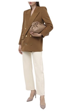 Женская кожаные туфли valentino garavani rockstud VALENTINO бежевого цвета по цене 52700 руб., арт. UW2S0A04/VCE | Фото 2 Женская кожаные туфли valentino garavani rockstud VALENTINO бежевого цвета, арт. UW2S0A04/VCE | Фото 2